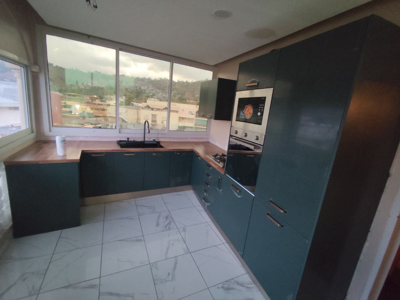 Cuisine sur-mesure — Atelier du Meuble, Mayotte