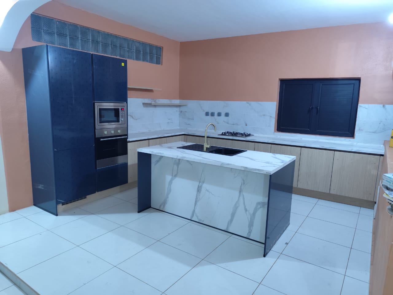 Cuisine sur-mesure — Atelier du Meuble, Mayotte
