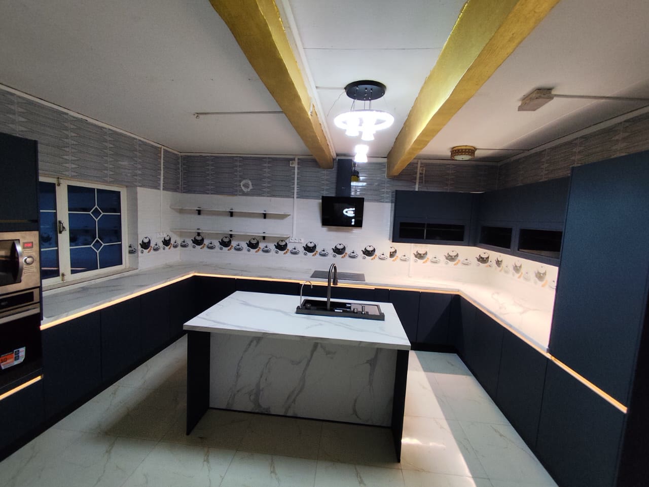 Cuisine sur-mesure — Atelier du Meuble, Mayotte
