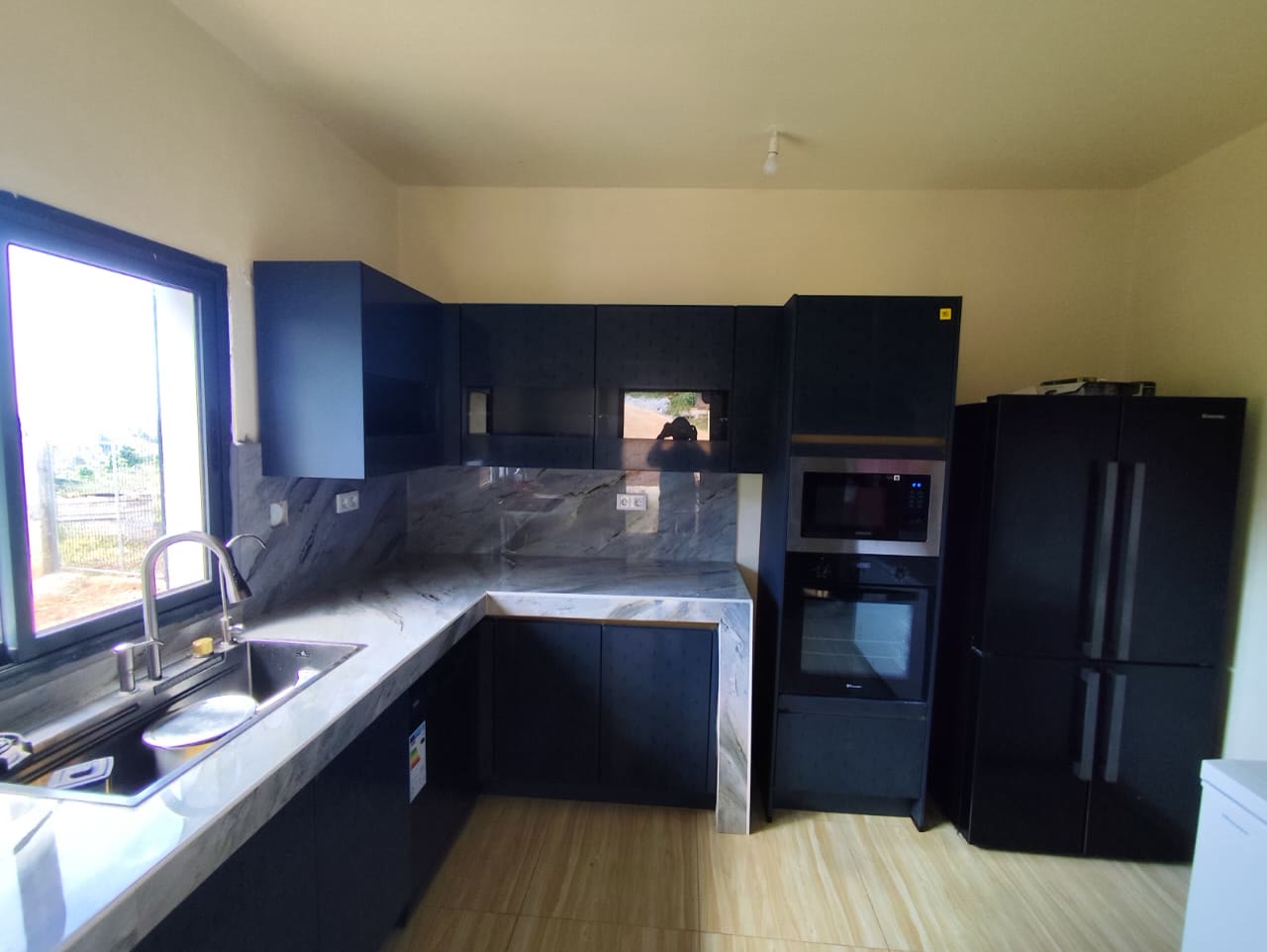 Cuisine sur-mesure — Atelier du Meuble, Mayotte