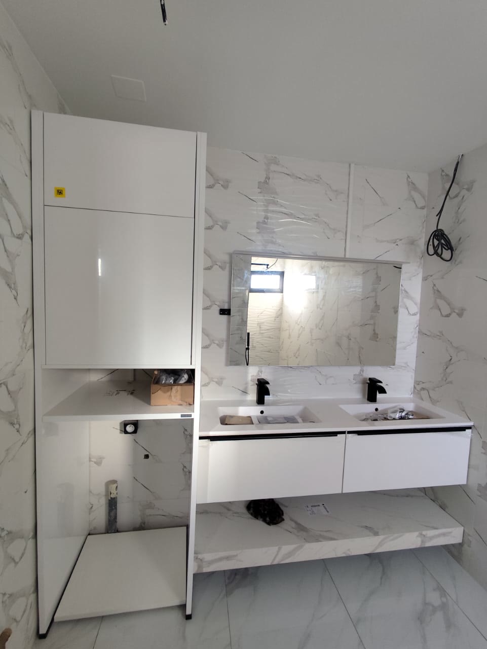Salle de bain sur-mesure — Atelier du Meuble, Mayotte